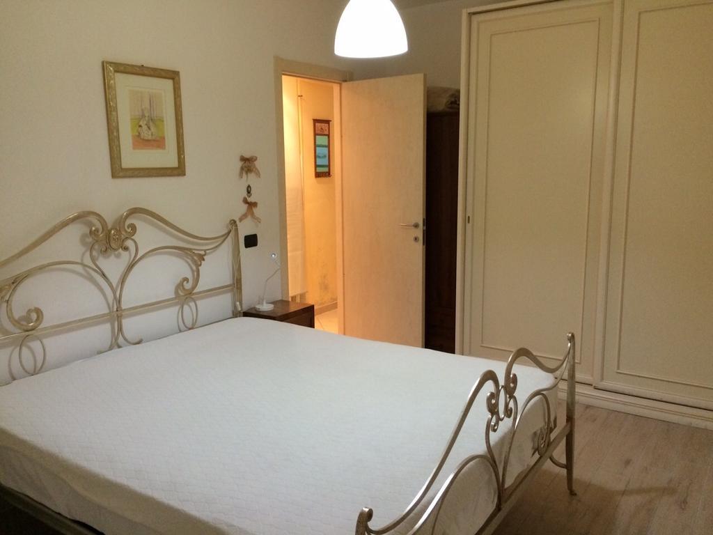 Apartment Largo Del Teatro Porto San Giorgio Rum bild