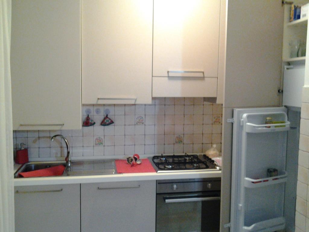 Apartment Largo Del Teatro Porto San Giorgio Rum bild